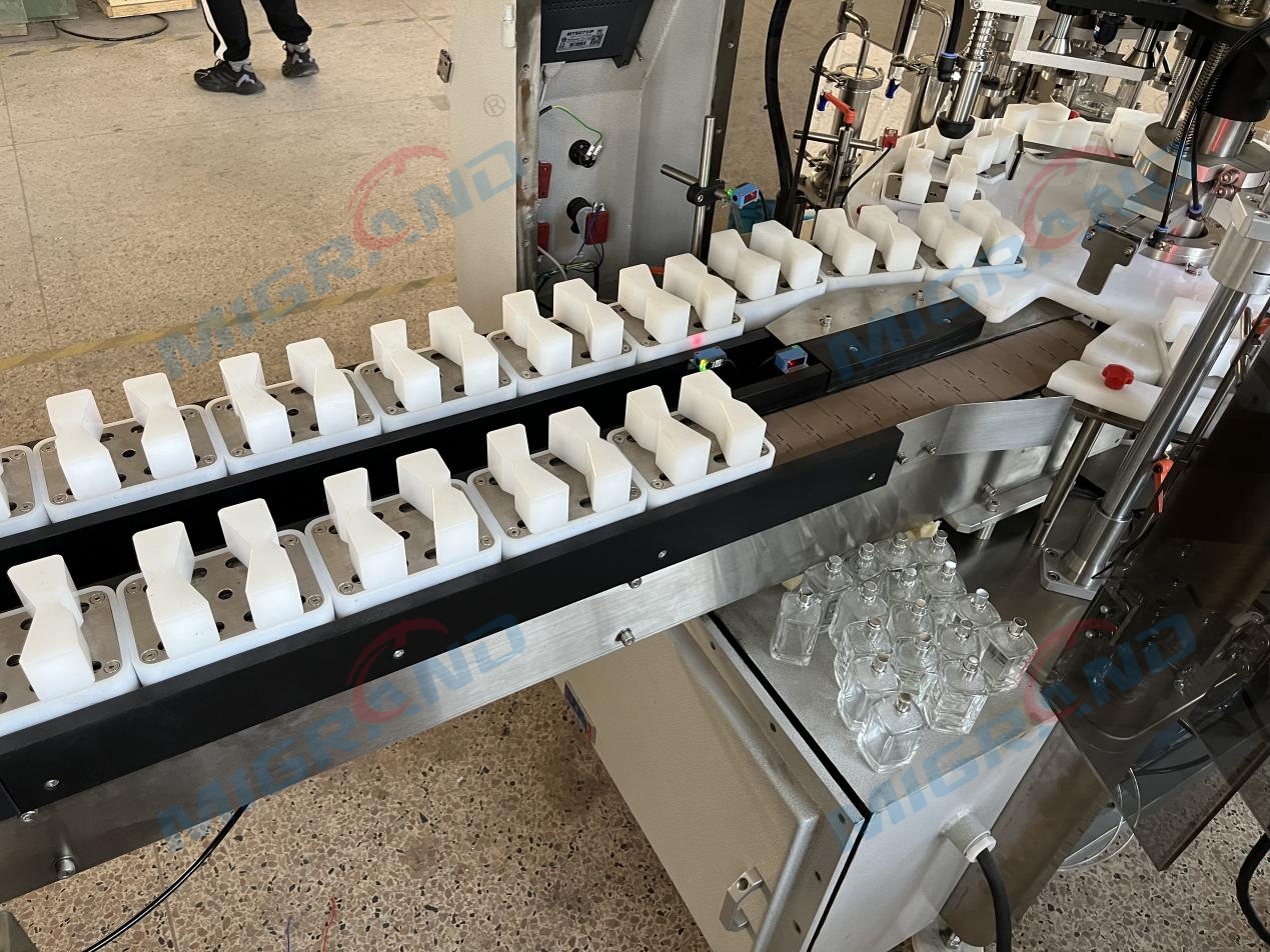 Descarație cu buline transportoare de transport de parfum de parfum