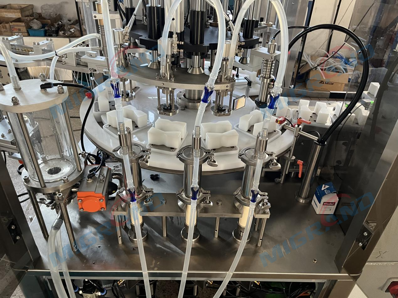 Mașină de umplere a parfumurilor Astrolabe