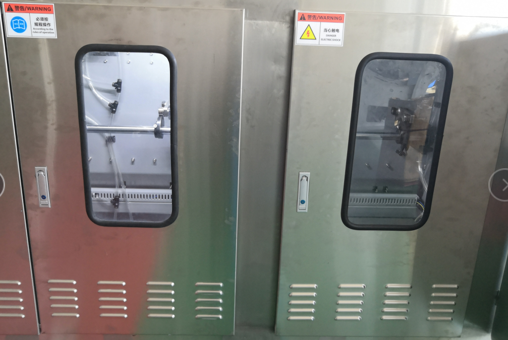 Ușă vizibilă a dulapului可视机箱门